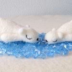 シロクマ親子で眠いんです「たれシロクマ親子（氷付」羊毛フェルト
