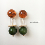 べっ甲カボション×モスグリーンアクリルビーズピアス/イヤリング