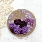 秋色　シックな薔薇の刺繍ブローチ