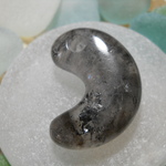 黒水晶　勾玉