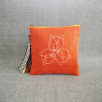 クマ刺繍のポーチ【受注生産・渋柿】