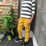 可愛いシルエットなテーパードパンツ