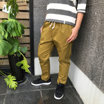 可愛いシルエットなテーパードパンツ