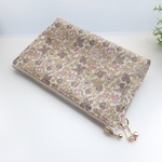 ★LIBERTY　Meadow　メドゥ　あずきミルク　ビニコの中布・ポケット(1＋2分割)・マチ付ポーチ　◆コスメポーチに♪