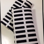 再販×５１☆ふんわりエルゴよだれパッド♪リバーシブル♪北欧風♪黒