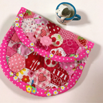 ピンクの小さな小物入れ