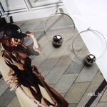 シルバーボールのフープピアス