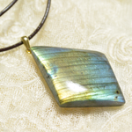 （1点もの）ラブラドライトのレザーネックレス3