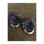 ブラックフラワーピアス