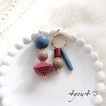 大ぶり アシンメトリー ピアス／イヤリング