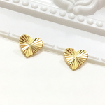 ＊小さなゴールドハート＊ピアス/イヤリング
