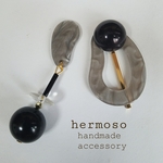 大ぶり　アシンメトリーピアス/イヤリング