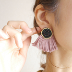 新色 ビーズ刺繍×タッセルピアス