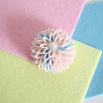 ﾋﾟﾝｸｺｯﾄﾝｷｬﾝﾃﾞｨｰ🍬つまみ細工ヘアクリップピン