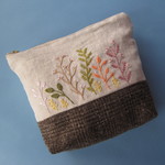 秋色リーフの刺繍ポーチ「再販」