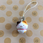 まめにゃんこのストラップ 三毛猫9