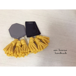 再販！グレー＆ブラックアシメタッセルピアス