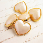 ■再販■18mm■10個入■ ヴィンテージ (ハート) パールベージュ　 [1202-18] アクセサリーに!! 