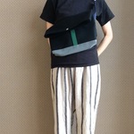 サコッシュＬ　クロ×グレー×ミドリ×コン　帆布