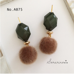 No.A075 揺れる♥︎ふわふわファーボールのお洒落ピアス
