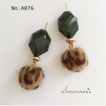 No.A076 揺れる♥︎ふわふわファーボールのお洒落ピアス