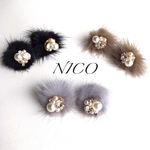 ふわふわファーとビジューのピアス&イヤリング