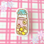刺繍ブローチ＊タぴよカいちごみるく
