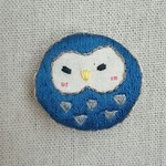 【刺繍】ふくろうのブローチ(青)