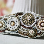 ベージュ系ビーズ刺繍◇バレッタ