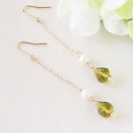 【￥300】オリーブグリーンドロップ＆スワロフスキーパール・ピアス