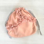 ランダムプチドット 水玉フリル巾着ポーチ ピンク×オフホワイト