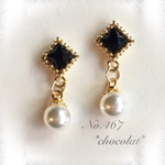 ブラックシャネルストーン&パールピアス