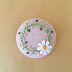 お花の刺繍ブローチ