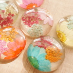 花ガラスカボション3花入　30mm　４個　MIX