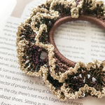 レースダブルフリルシュシュ（ラメ入り  茶ミックス）