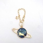 土星と星座のバッグチャーム(カシオペア座)