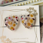 ミモザとラベンダーのハートイヤリング（蝶バネ式）