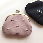 つぶつぶお花刺繍のがま口コインケース