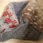 ハンドメイド＊ねじりネックウォーマーてんとう虫バンビファー 