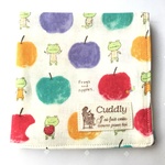 【送料無料】《再販×2》ふんわ〜りガーゼのハンカチ  カエル🐸とりんご🍎