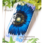 【完成品】iPhone7用♥️ブルーガーベラ♥️押し花ケース