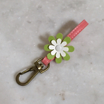 カラフルお花のキーホルダー(グリーン&ホワイト)