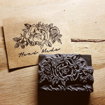 【送料無料】ボタニカルな薔薇ワンポイントhandmade 消しゴムはんこ