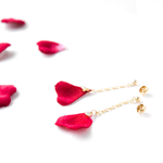ベロア薔薇の花びらピアス、イヤリング