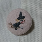 ハロウィン魔女  ピンブローチ 