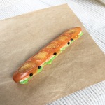 樹脂粘土のサーモントマトバゲットサンドマグネット