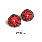 マーガレット刺繍《ピアス》