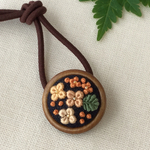 ご注文品 刺繍ウッドヘアゴム 金木犀