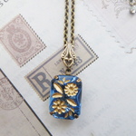 Vintage Gold And Sapphire Blue Flower Cabochon ネックレス　18×13ミリ