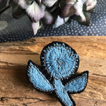 ミナペルホネン＊お花刺繍ブローチ＊水色